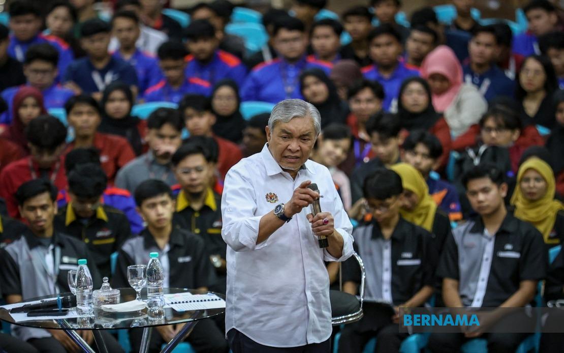 Ahmad Zahid Calls on Gig Workers to Upskill Through TVET Programmes