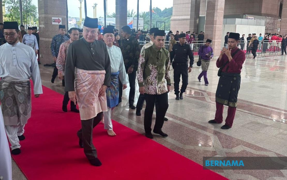Sultan Nazrin Urges Leaders to Shun Impulsive Decisions and Embrace Strategic Wisdom