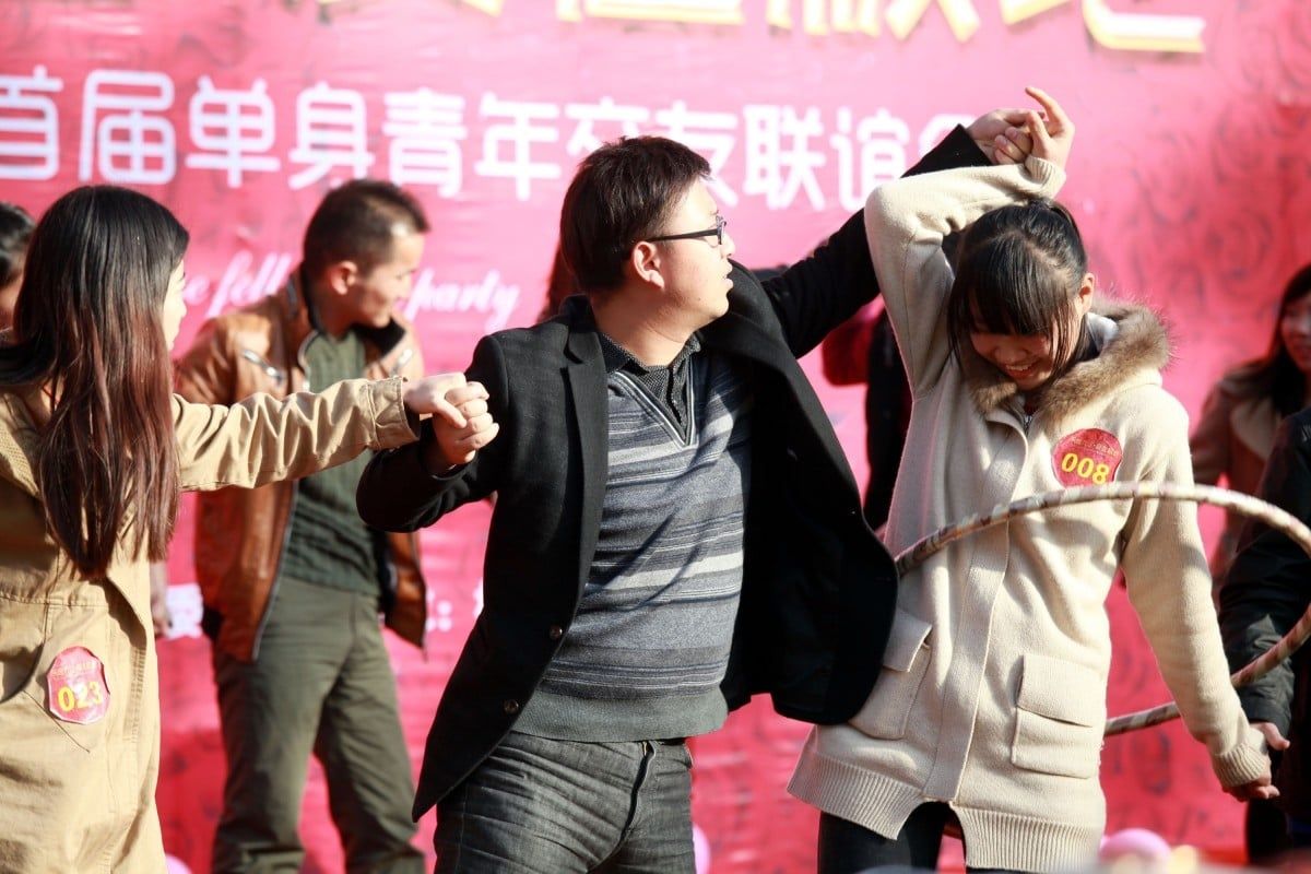 Chinese Man Files for Divorce Nine Days After 'Flash Marriage' Following Five-Minute Video Call