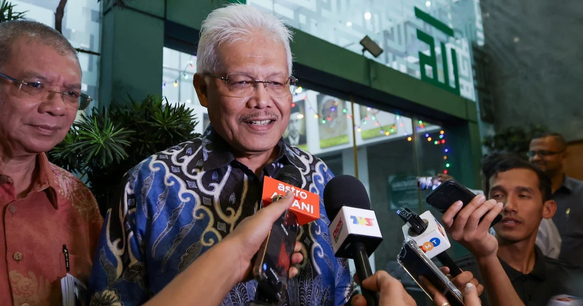 Perikatan Nasional formally notifies Speaker of Hamzah's continued opposition leadership