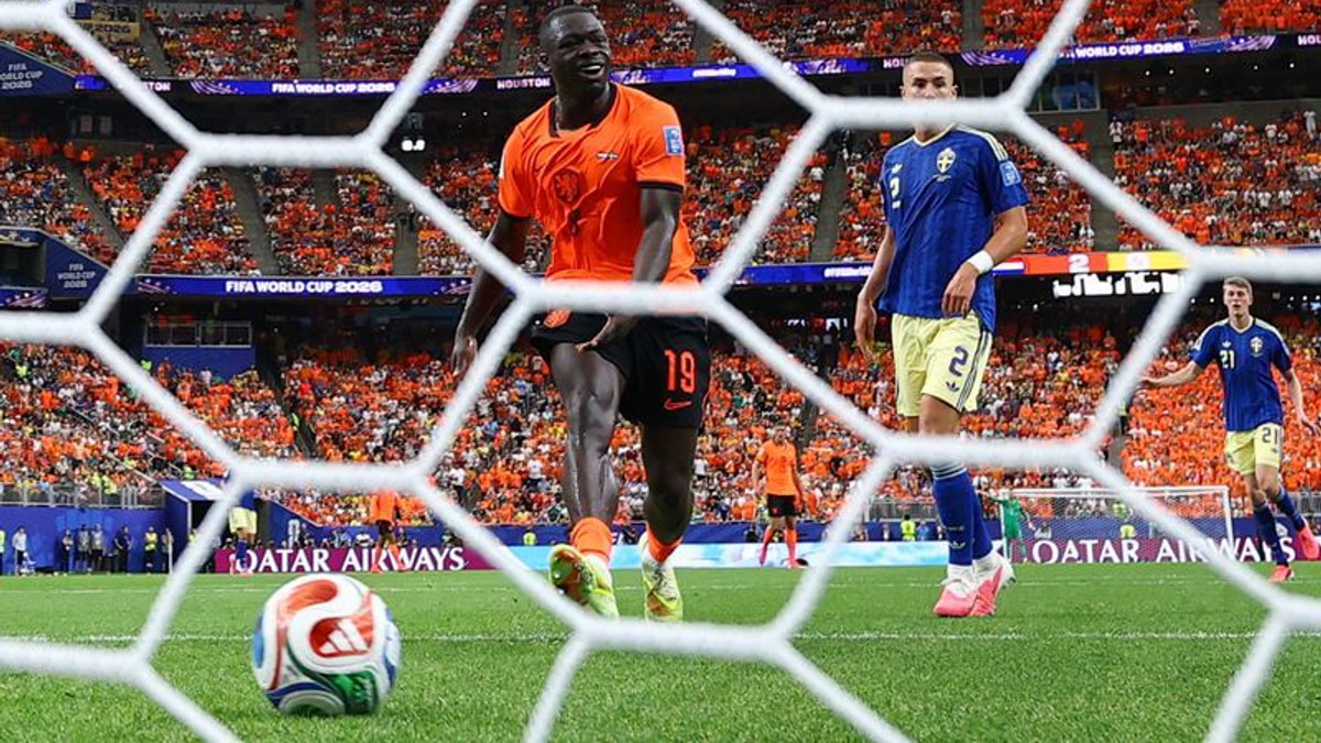 Brobbey's two-goal display makes him strong contender to lead Dutch attack
