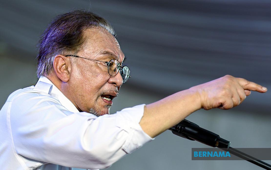 Anwar Intensifies Johor Campaign Push with Eight-Seat Marathon Tour