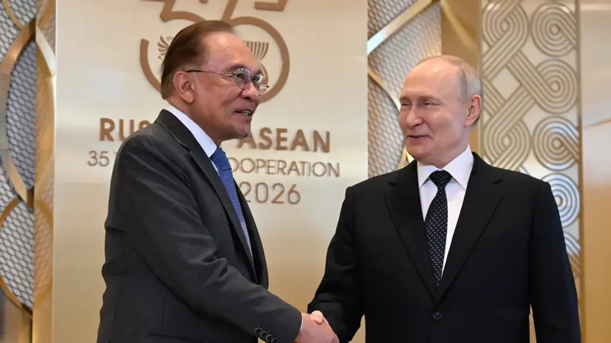 Putin pledges two decades of oil and gas supplies to Malaysia as Anwar seeks energy security