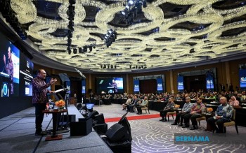 Malaysia Must Build Sovereign Cloud Infrastructure to Protect Citizens' Data, Says PM Anwar