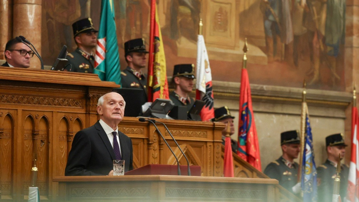 Hungarian Former Top Judge Andras Baka Sworn In as New President