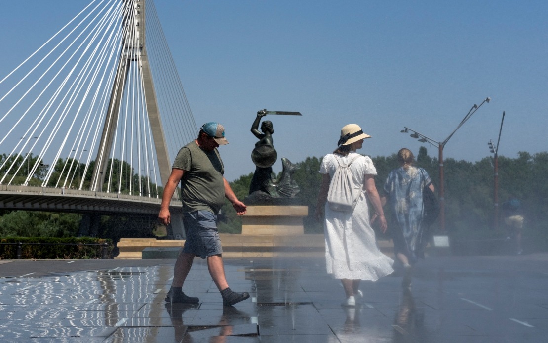 Poland Swelters as Heat Breaks 105-Year Temperature Record