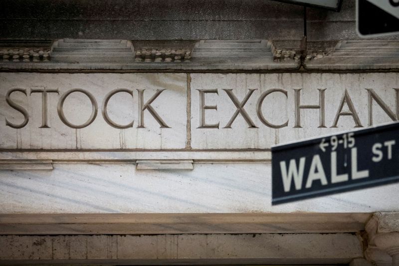 Wall Street's AI Obsession Sparks Rush to Launch MANGOS-Linked ETFs