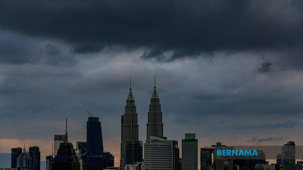 Severe Weather Alert: Thunderstorms and Heavy Rain to Batter 12 Malaysian States Until Evening