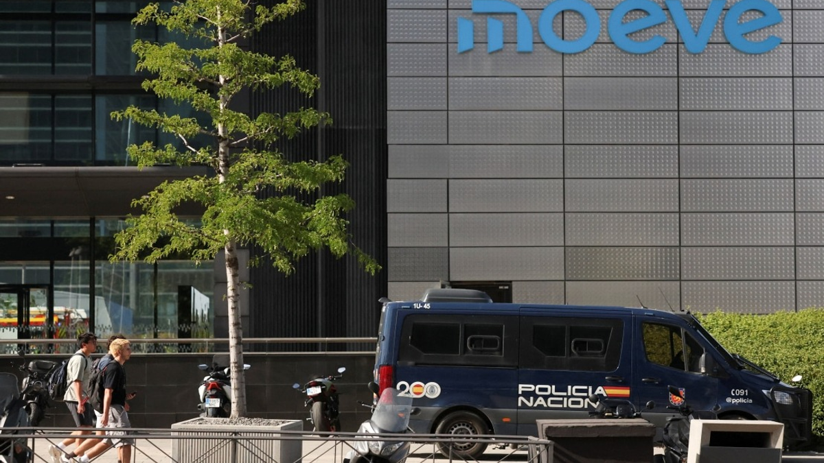 Fire Erupts at Madrid's Torre Moeve, Spain's Second-Tallest Tower