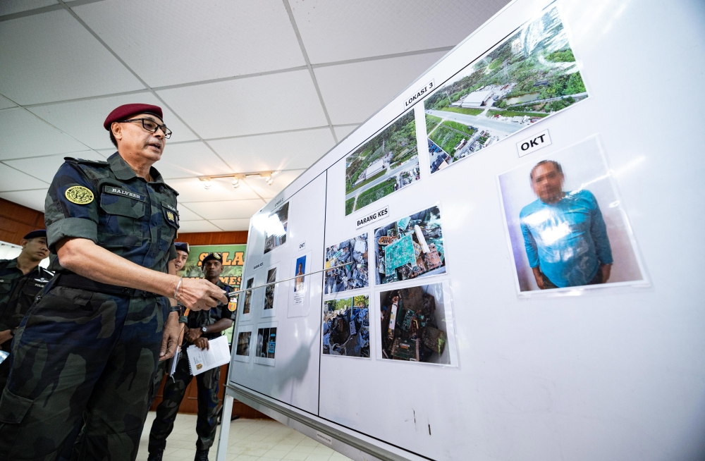 GOF Cracks Down on Illegal E-Waste Smuggling Ring in Ipoh, Arrests 14 Suspects