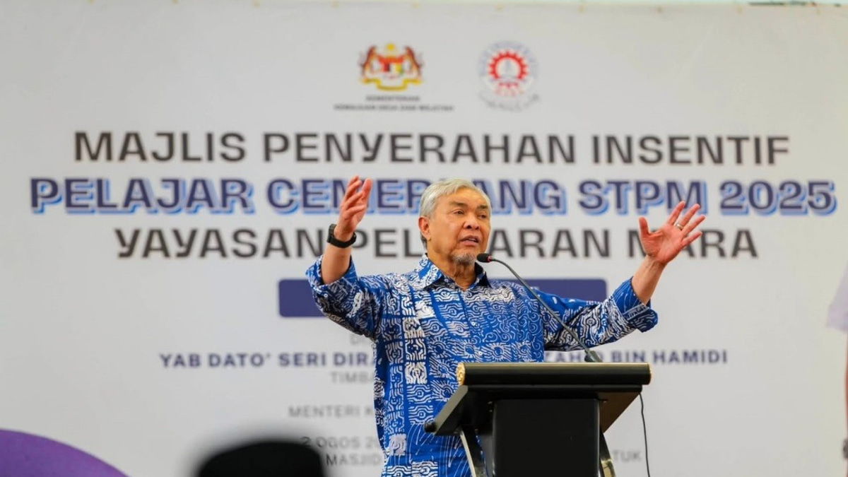 YPM Awards 38 Bagan Datuk Students for Exceptional STPM Results