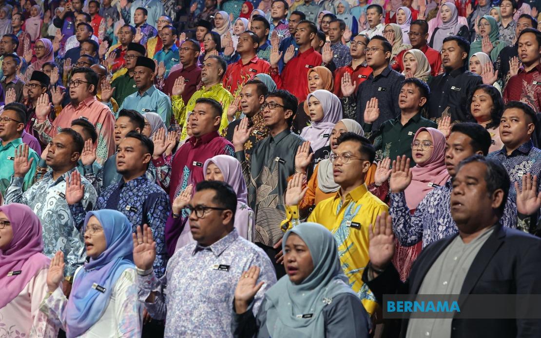 Malaysia Maintains Retirement Age at 60 for Civil Servants