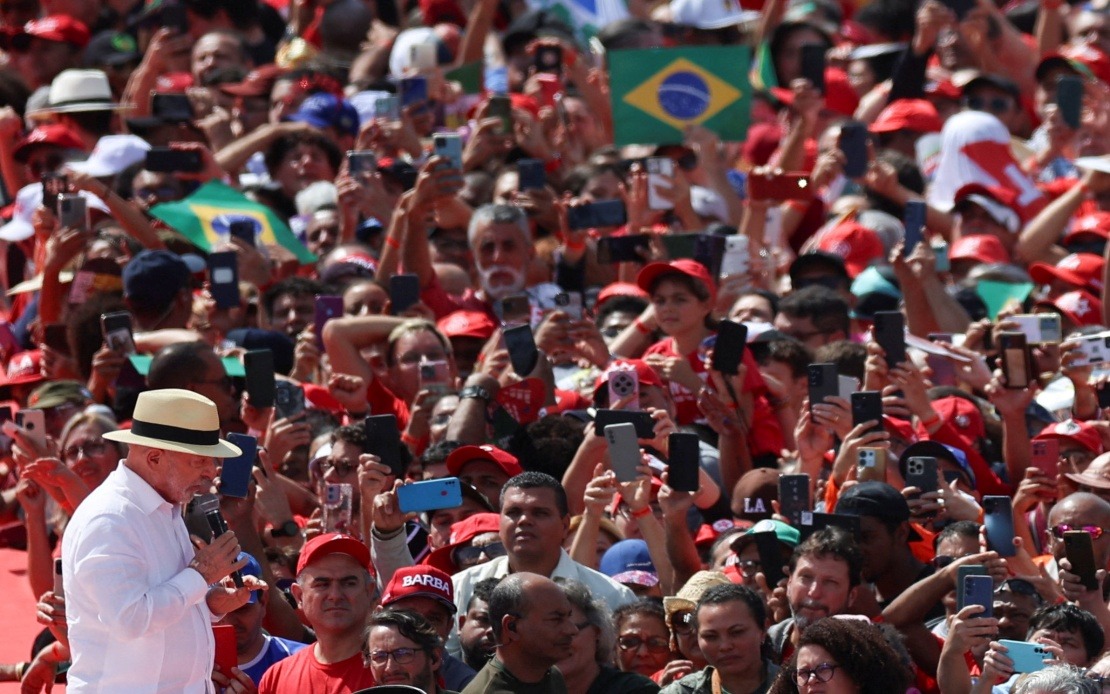 Lula Faces Electoral Court Challenge Over Carnival Parade Dedicated to Him