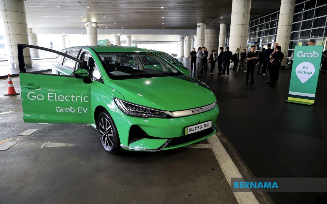 Protecting E-Hailing Drivers Must Be A National Priority, Says Lee Lam Thye