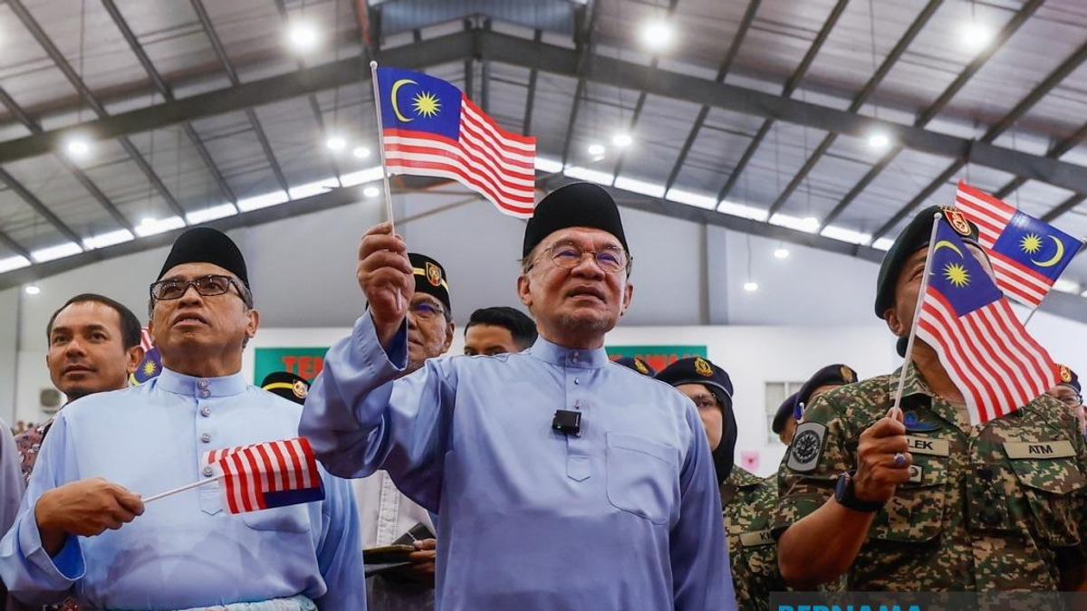 Don't Win Elections Through Slander, Anwar Tells Political Rivals