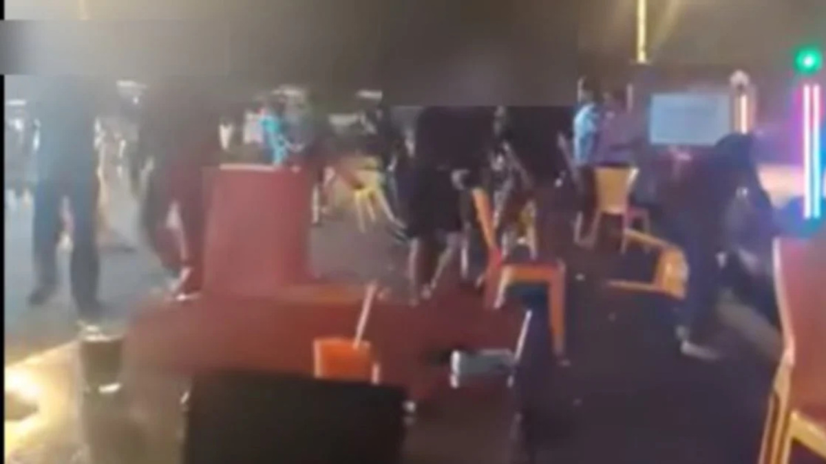 Four arrested after violent brawl erupts at Kulai eatery, chairs wielded as weapons