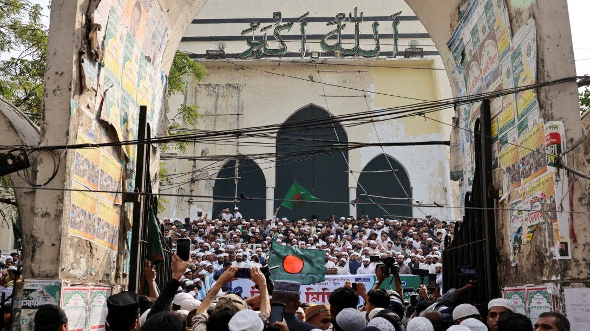 Bangladesh Sentences Three Police Officers To Death For Killing Protesters During 2024 Uprising