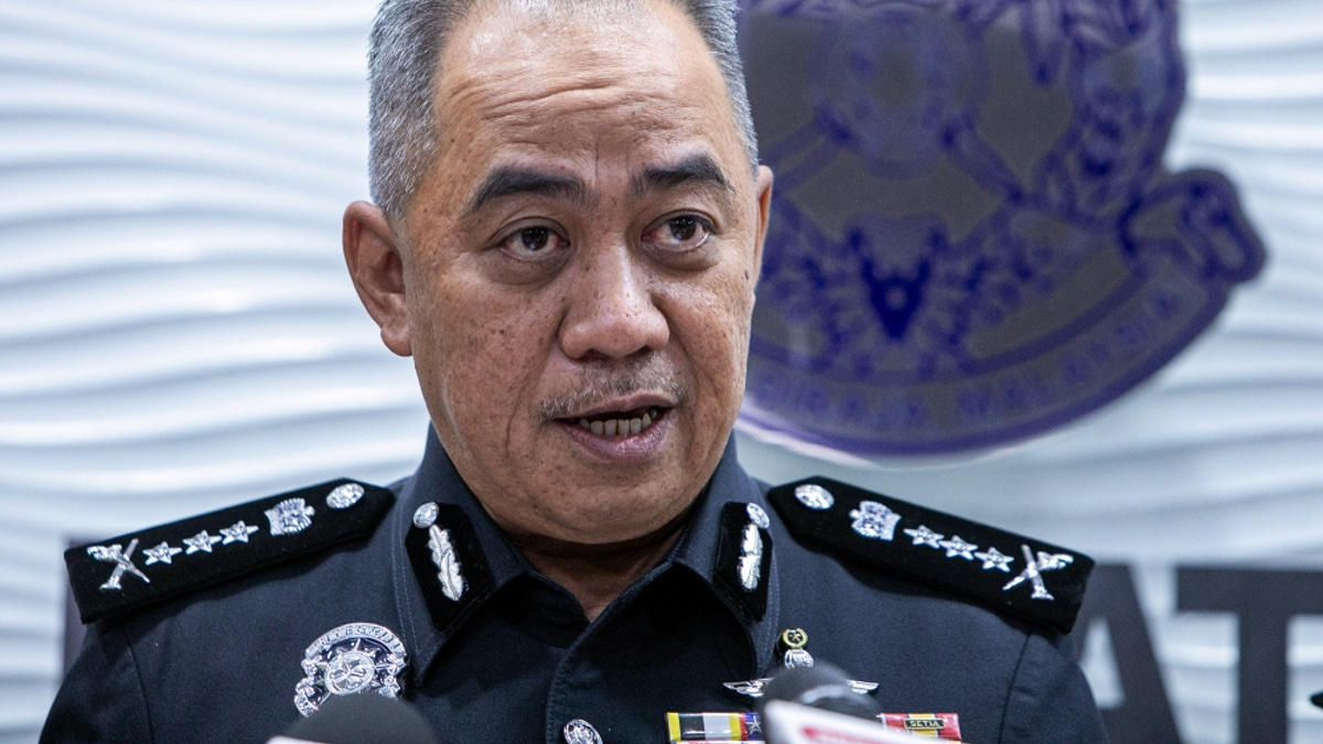 Three arrested in Ipoh after students fleeced of thousands through fake police extortion scheme
