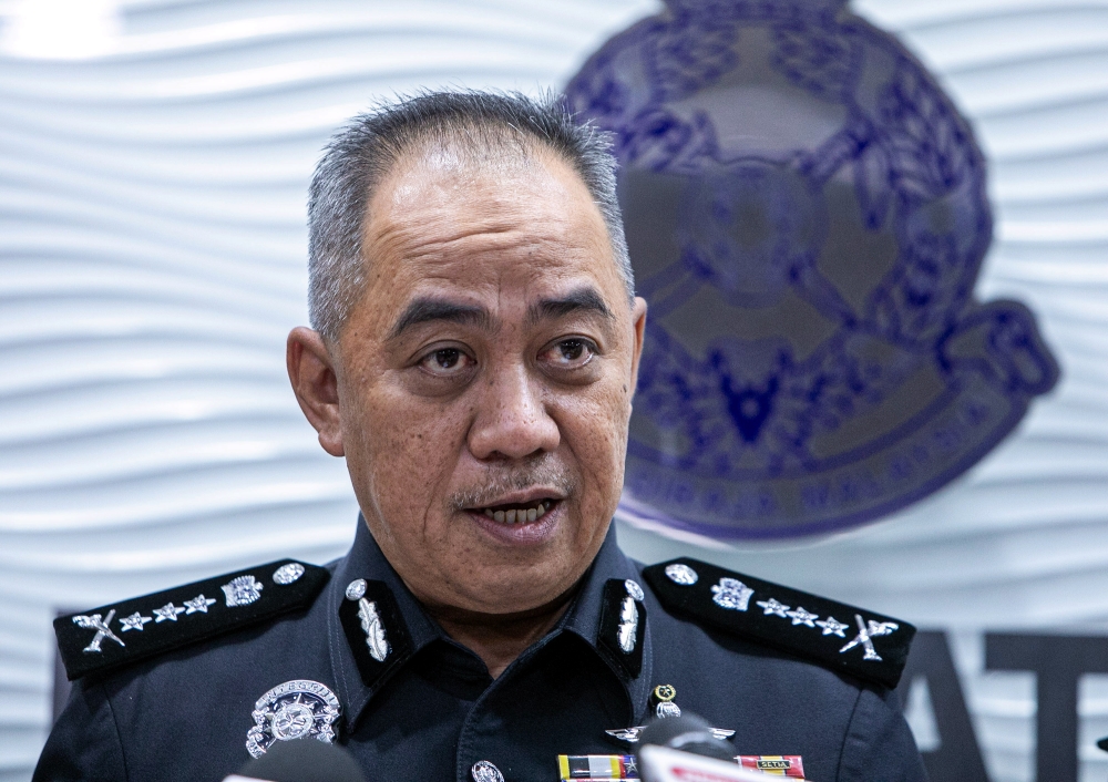 Three arrested in Ipoh after students fleeced of thousands through fake police extortion scheme