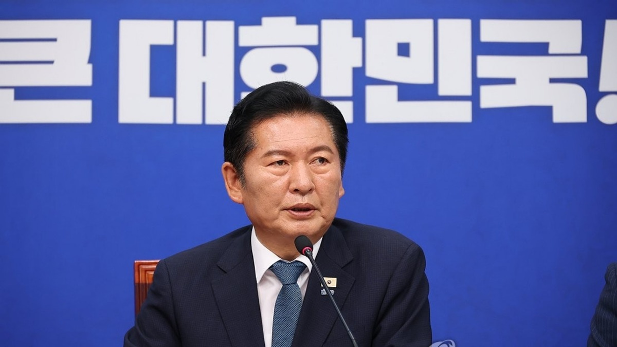 South Korea's Ruling Party Chief Resigns Ahead of Leadership Battle