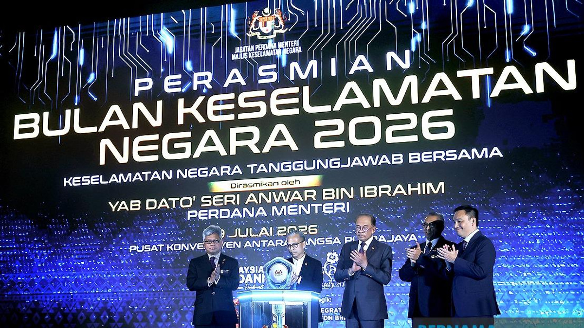 PM Anwar Cautions Against Divisive Narratives as Malaysia Confronts Complex Security Landscape