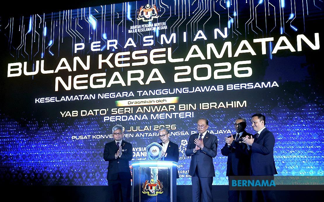 PM Anwar Cautions Against Divisive Narratives as Malaysia Confronts Complex Security Landscape