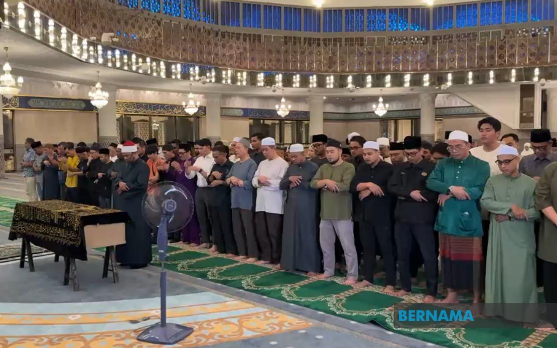 Nancy Shukri's Husband Laid to Rest Following National Mosque Funeral Service
