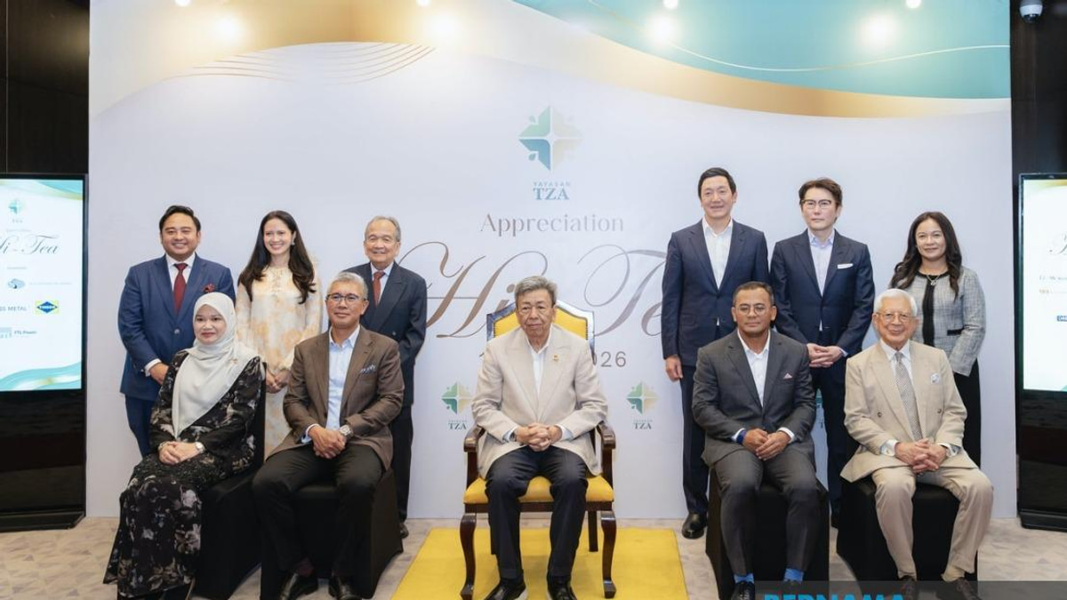 Sultan Sharafuddin Graces YTZA Charity Ceremony, Foundation Expands Educational Support for B40 Students