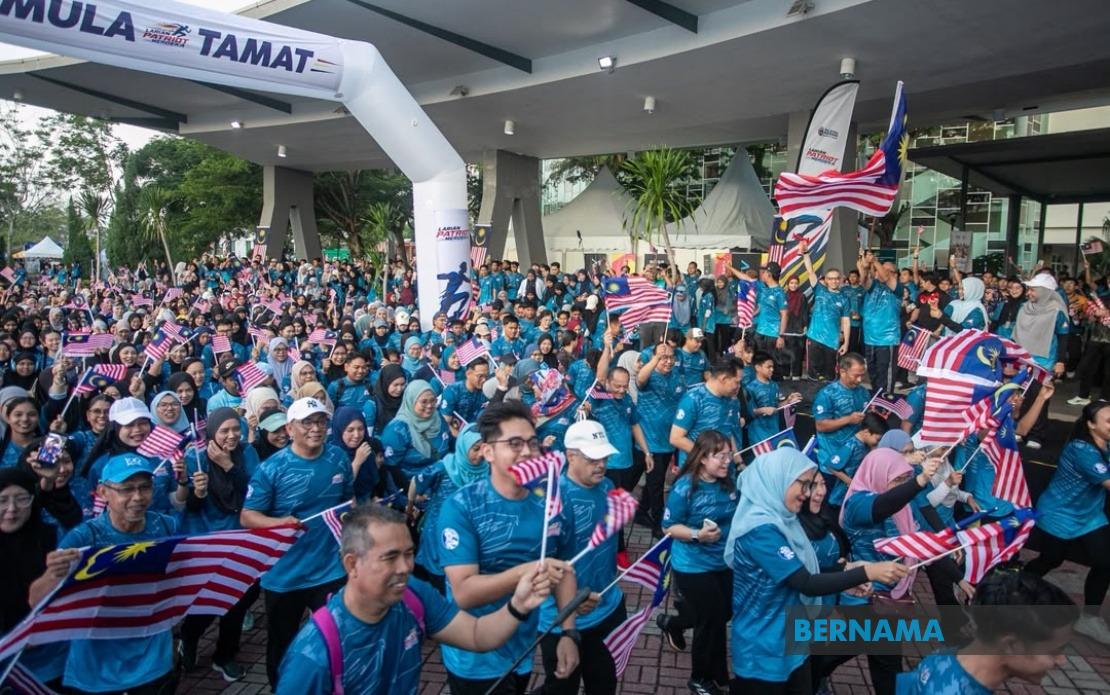 2,000 Patriotic Malaysians Turn Out for Merdeka Run in Ipoh