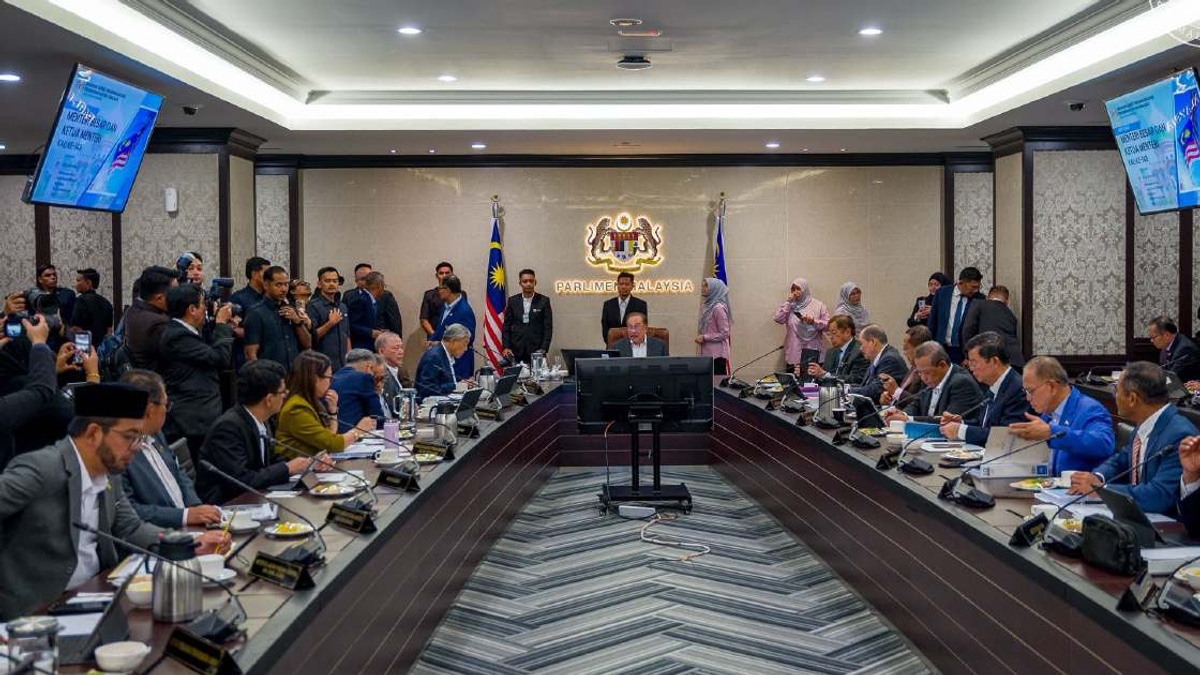 Economic Recovery Takes Centre Stage at PM's Meeting with State Leaders