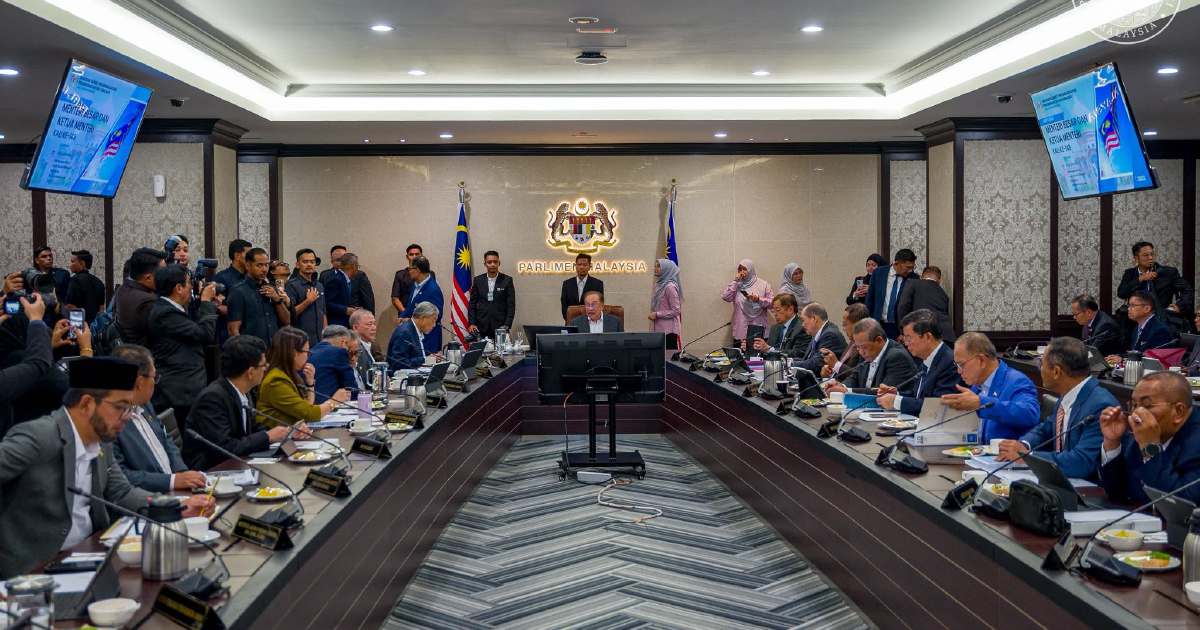 Economic Recovery Takes Centre Stage at PM's Meeting with State Leaders