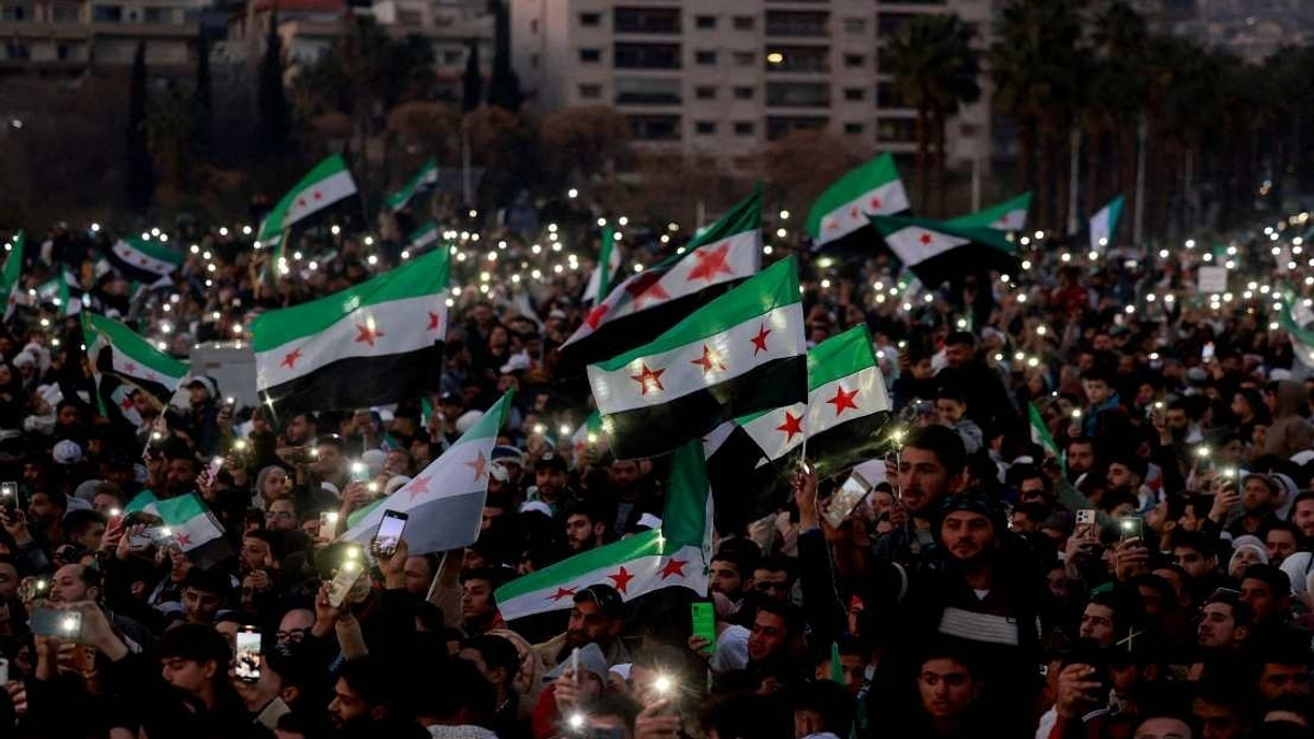 Israeli Artillery Strikes Quneitra as Tensions Persist in Post-Assad Syria