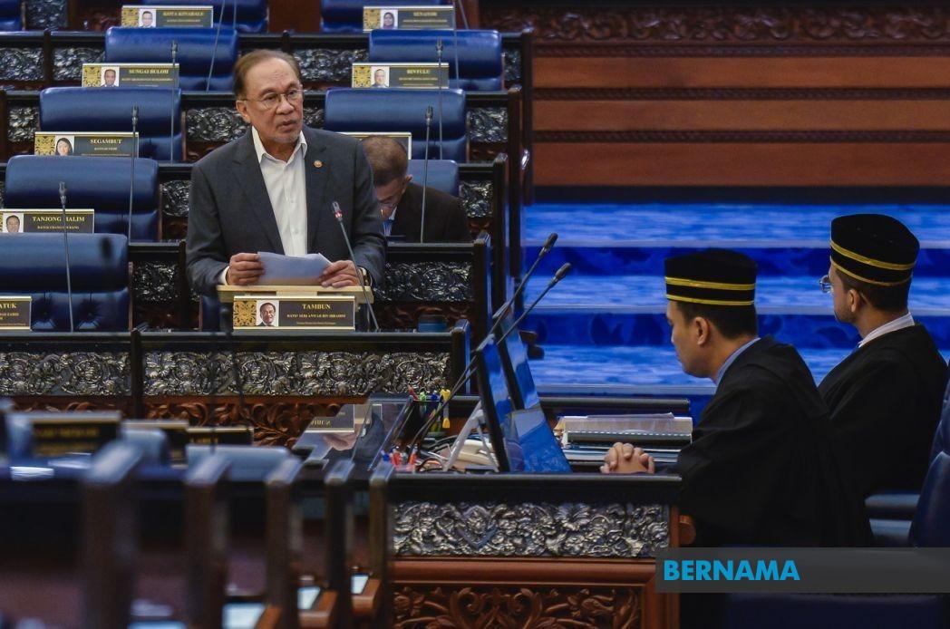 Government to Review Petrol Station Losses During Subsidy Transition, Says Anwar