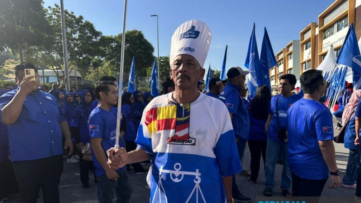 Selangor Retiree Spends Own Savings to Support Onn Hafiz in Johor Election Campaign