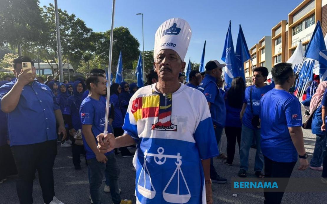 Selangor Retiree Spends Own Savings to Support Onn Hafiz in Johor Election Campaign
