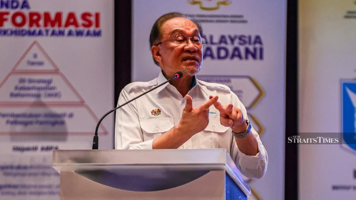 Anwar Defends Mat Sabu Amid Coalition Row, Calls for Political Restraint