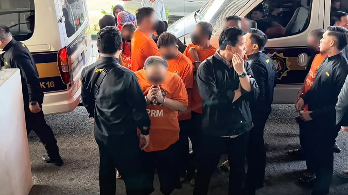 Government Agency Director and 12 Others Arrested in RM2.5 Million Graft Investigation