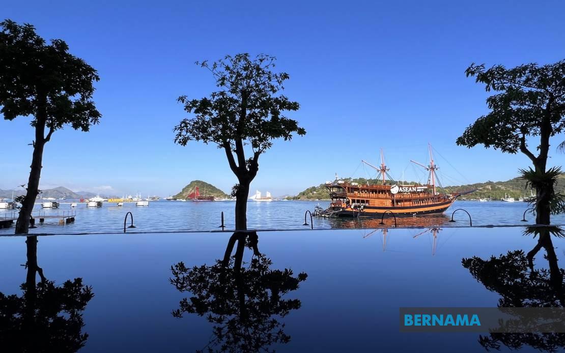 Southeast Asia's Development Agenda: Indonesia Tackles Waste, Region Embraces Green Energy and Agricultural Growth