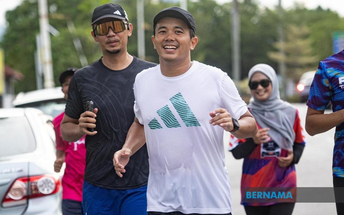 Animal Welfare Campaigner Completes First 50km of Marathon Run to Parliament