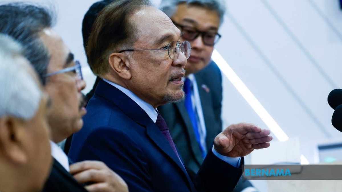 Anwar Secures Long-Term Russian Energy Supply Framework During Kazan Summit