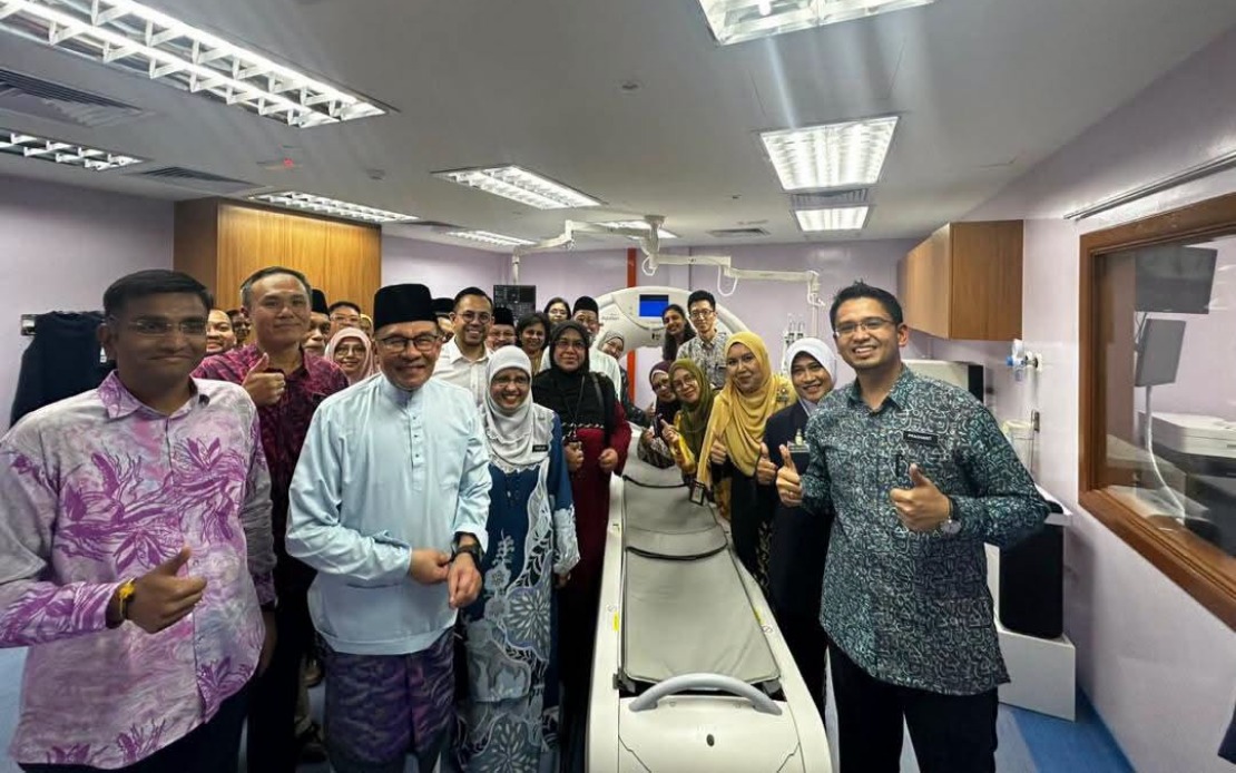 PM Anwar Ibrahim Celebrates Bukit Mertajam Hospital's Global Green Hospital Recognition