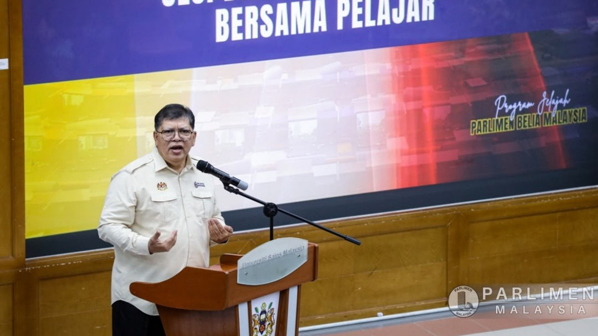 Parliament Must Lead by Example for Youth Democracy Initiative, Says Speaker Johari