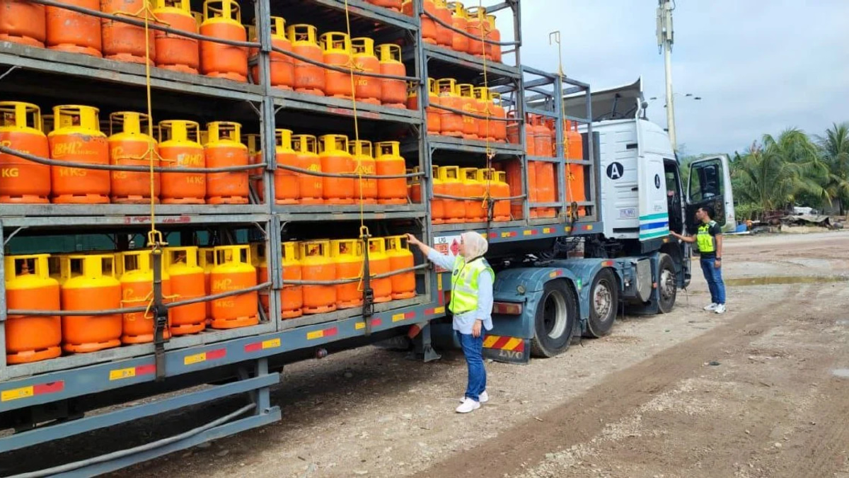 Authorities seize RM405,000 worth of LPG cylinders in Bentong facility raid