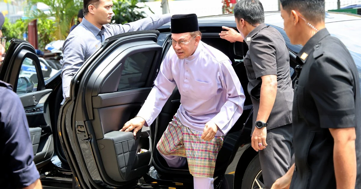 Anwar urges political respect and humility ahead of Johor election campaign