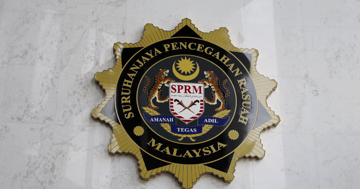 Prison officer detained after accepting RM3,000 to smuggle contraband into correctional facility