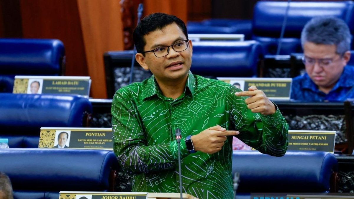 Malaysia's Labour Market Proves Resilient as Job Losses Decline, Minister Says