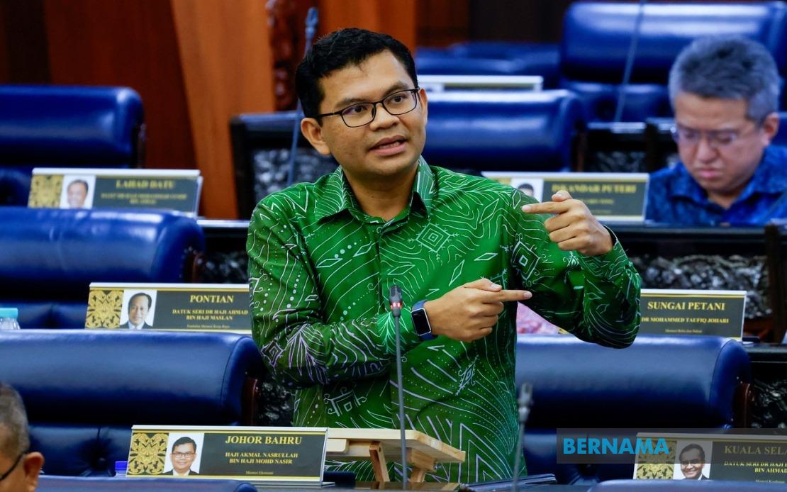 Malaysia's Labour Market Proves Resilient as Job Losses Decline, Minister Says