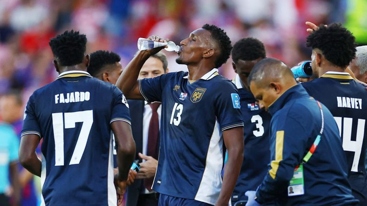 FIFA Chief Infantino Defends World Cup Hydration Breaks as Purely Sporting Move