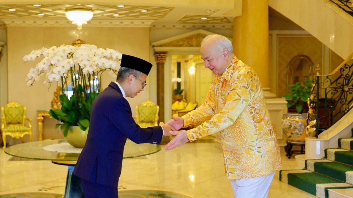 Perak Ruler Receives Briefing on State's Communication Infrastructure Push