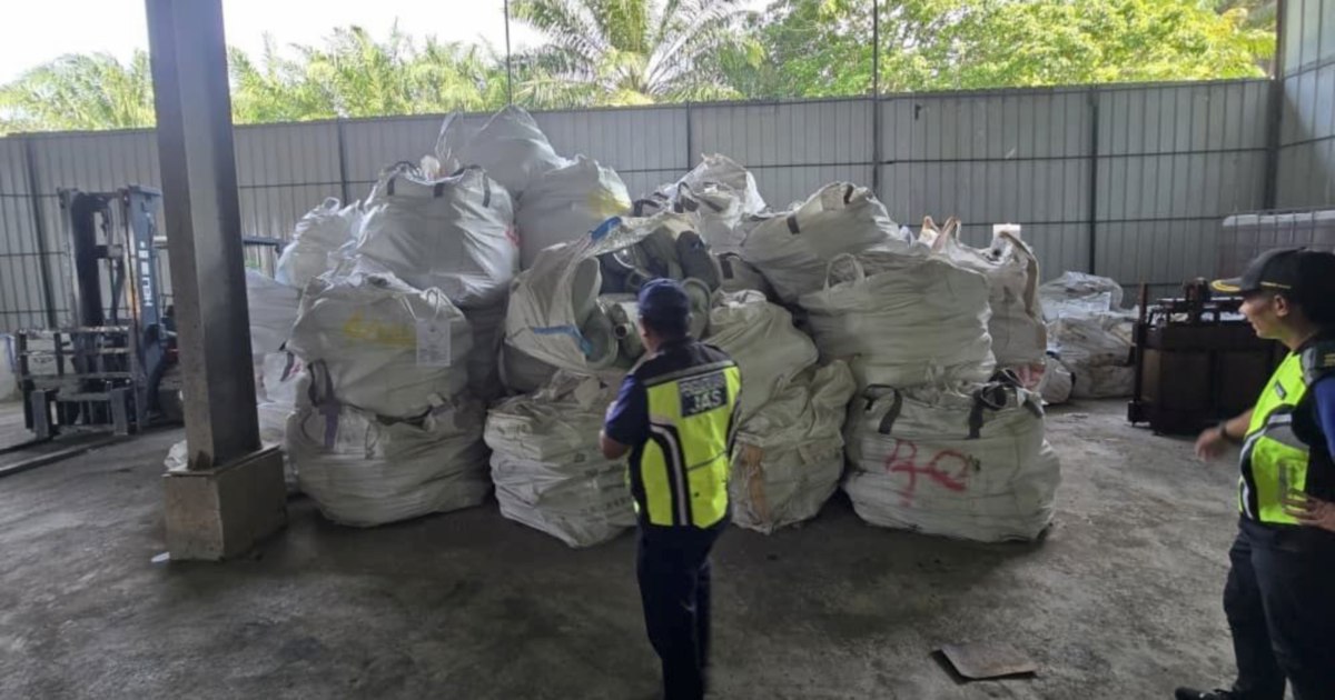 Authorities Seize RM6.4 Million Worth of Illegal E-waste in Kuantan Raid